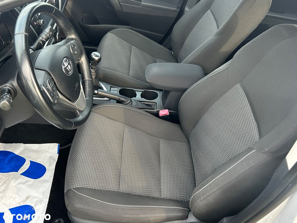 Toyota Auris 1.6 Executive - 15