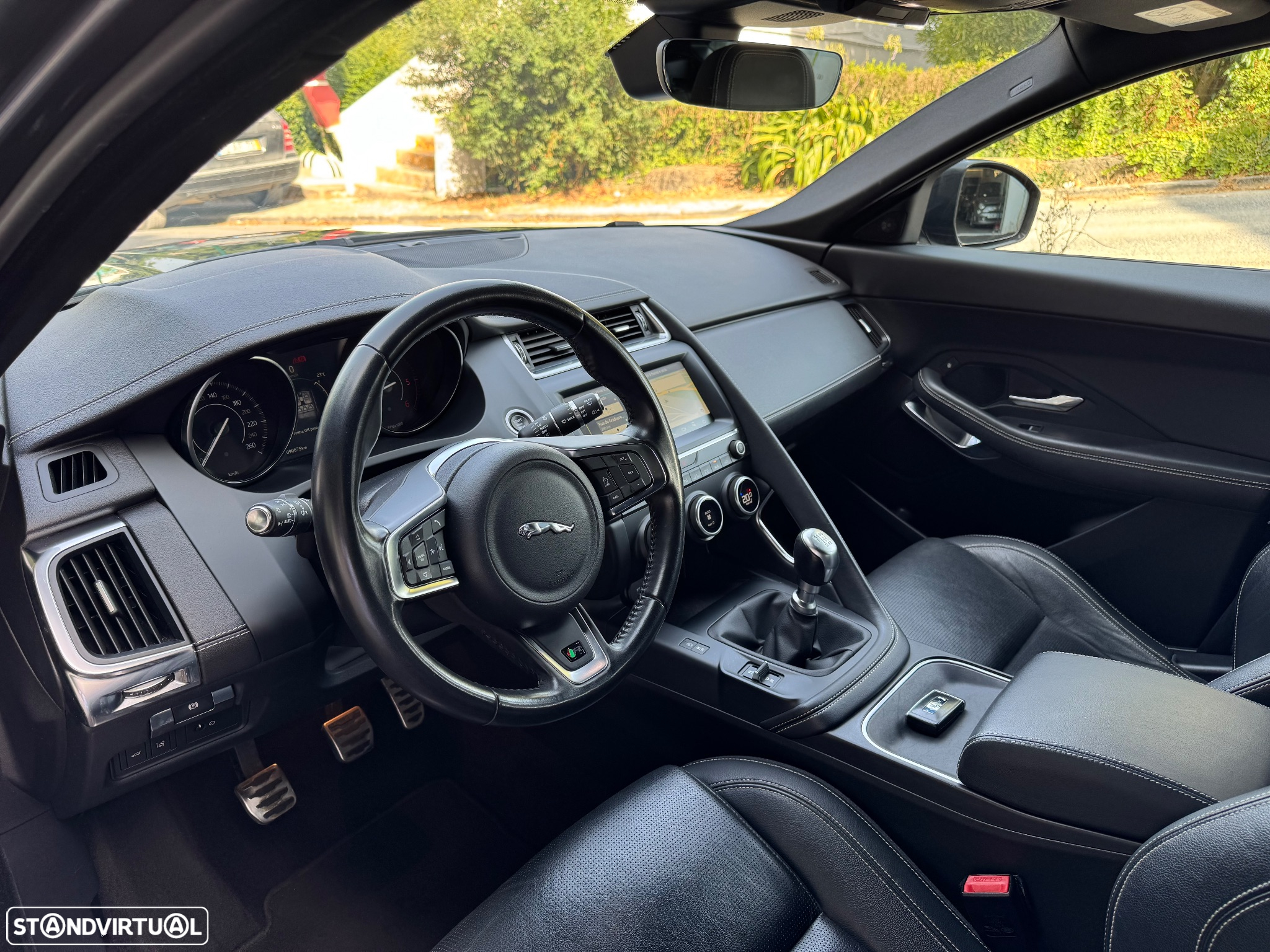 Jaguar E-Pace 2.0 i4D R-Dynamic S - 17
