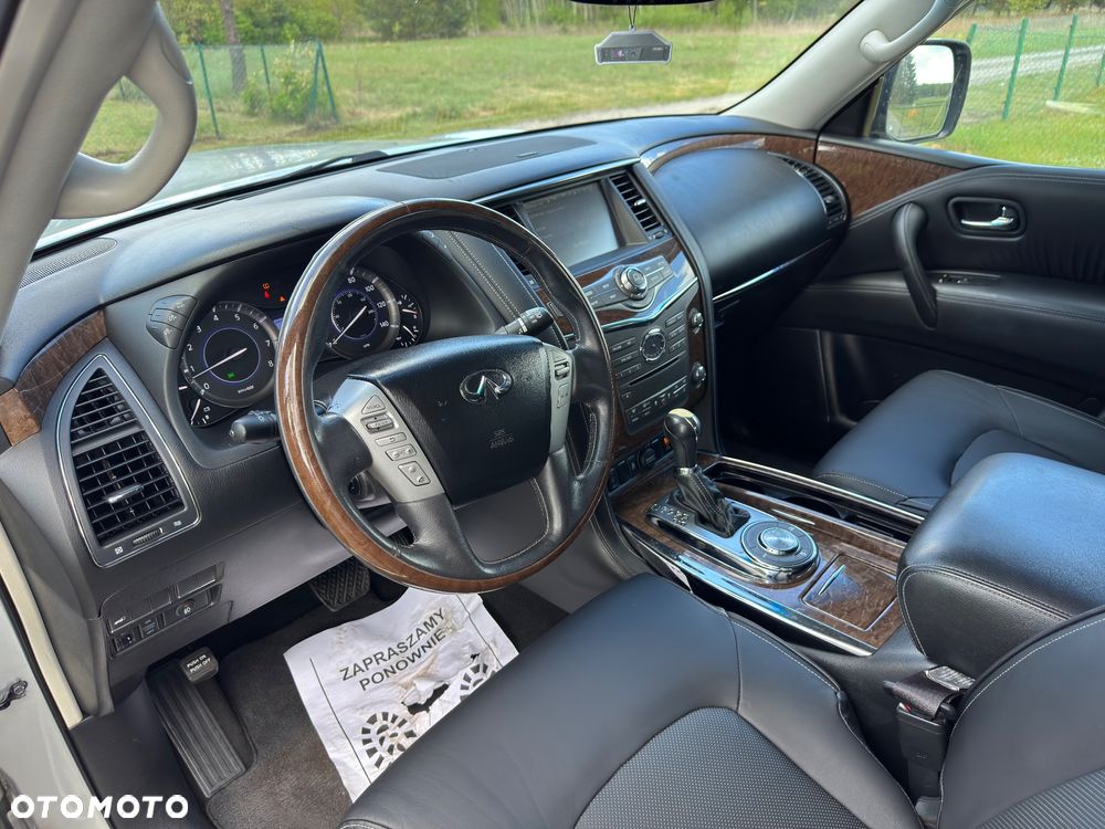Infiniti QX80 - 35
