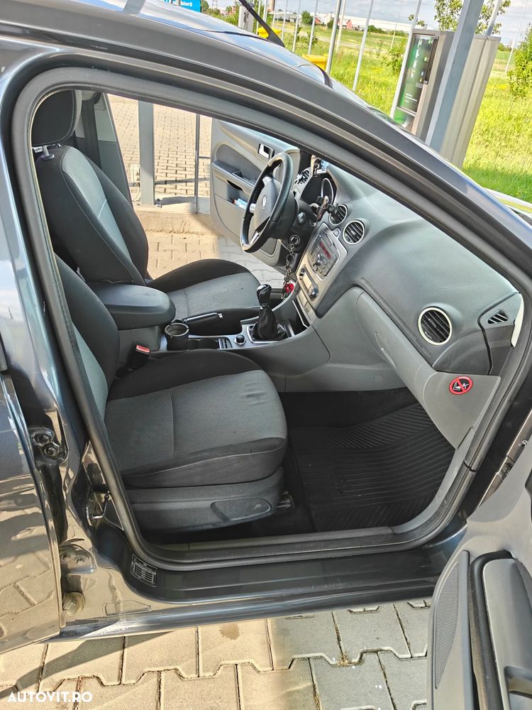 Ford Focus 1.6 Ambiente - 7