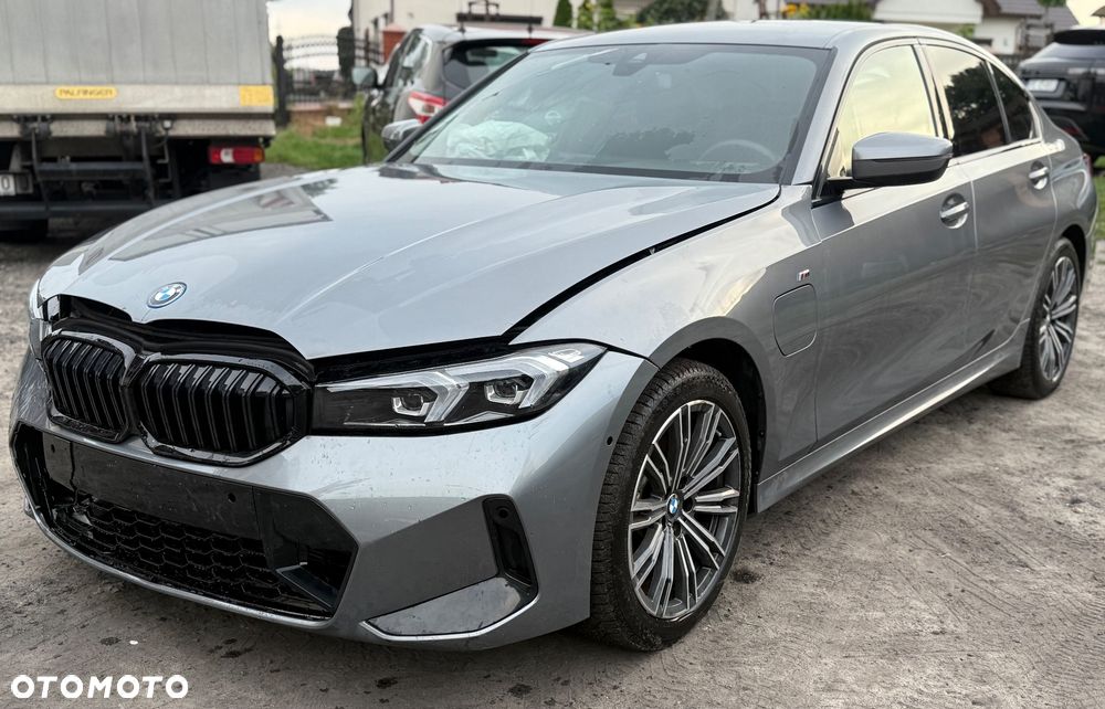 BMW Seria 3 330e PHEV xDrive M Sport Edition sport - 2