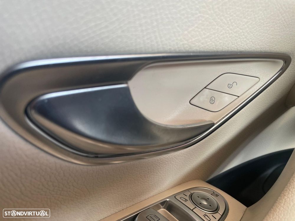 Mercedes-Benz E 200 d Avantgarde - 17