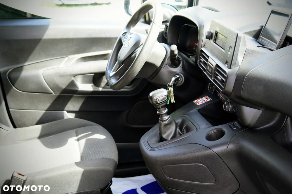 Opel Combo Van 1.2 Enjoy 110KM 4d Long - 22