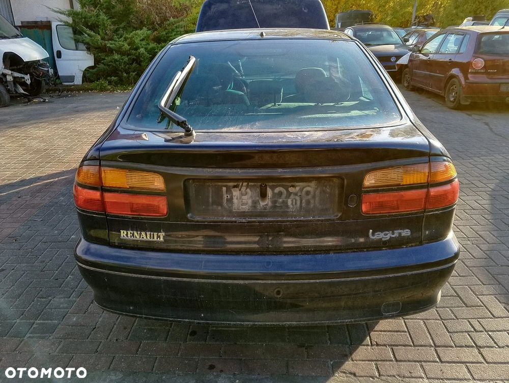 Renault Laguna I FL (98-01.) 1.9DTI 96KM. Silnik F9Q 716 Skrzynia JC5 085 lakier NV472 / 472 - DUSK BLUE.Cały na części. GWARANCJA !!!  Przód Tył Zestaw Komplet Drzwi Klapa Zderzak Błotnik Maska Grill Atrapa Szyba Pas Lampa Lusterko Boczki Fotel Kanapa Kokpit Deska Rozdzielcza Przełącznik Włącznik Sterownik Przewody Wiązka Instalacja Moduł Komputer Czujnik Listwa Pompa Alternator Wtryski Głowica Rozrusznik Kompresor Sprzęgło Dwumas Silnik Skrzynia ABS Klimatyzacji Paliwa Wspomagania Kolektor Turbina Przepustnica Zawór Chłodnica Koło Hak Belka Sanki Zawieszenie Mcpherson Półoś Amortyzator Wydech Tłumik Zacisk Most - 5