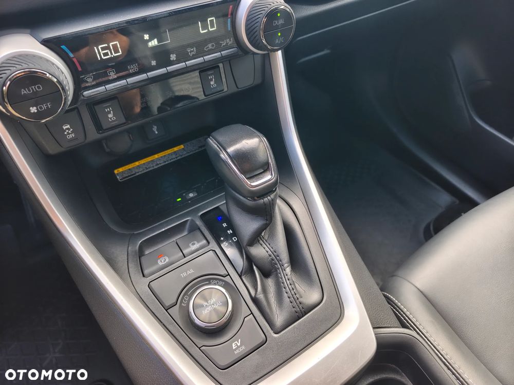 Toyota RAV4 2.5 Hybrid Black Edition by JBL 4x4 - 22