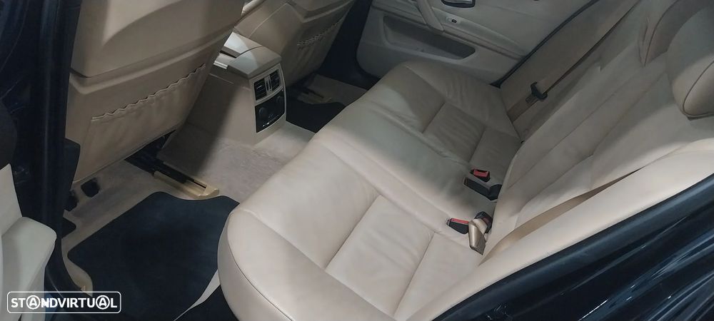 BMW 530 - 30