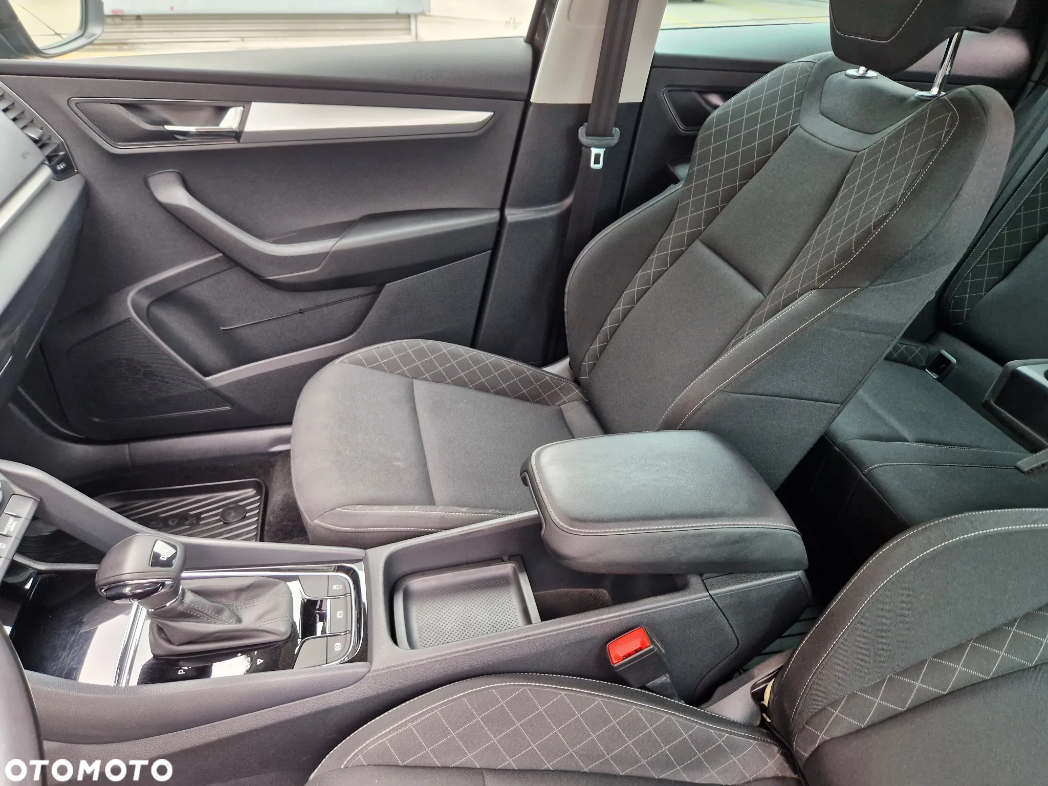 Skoda Karoq 1.5 TSI ACT 4x2 Ambition DSG - 21