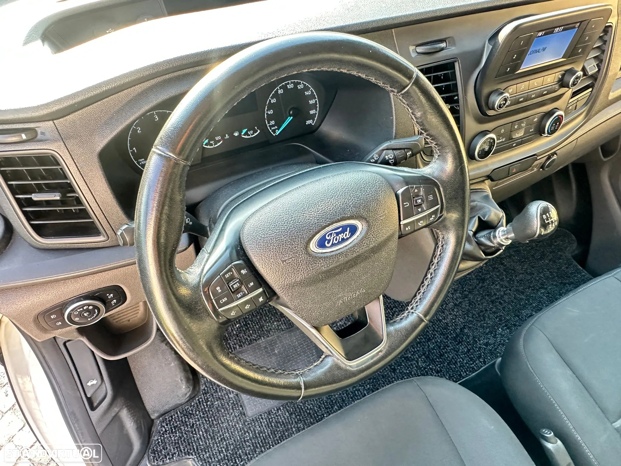 Ford TRANSIT CUSTOM - 17