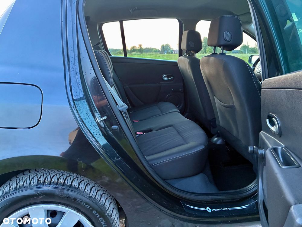 Renault Clio - 22