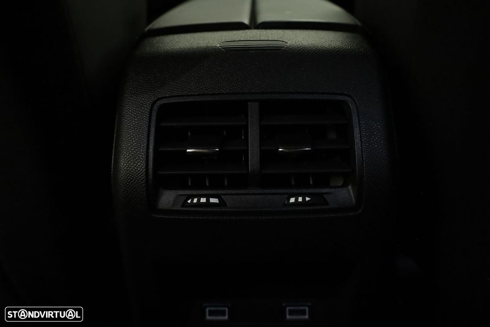 Peugeot 308 1.6 Hybrid Allure Pack e-EAT8 - 22