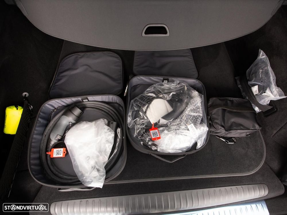 Mercedes-Benz E 300 de AMG Line - 13