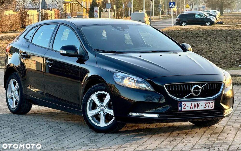Volvo V40 D2 Momentum - 1