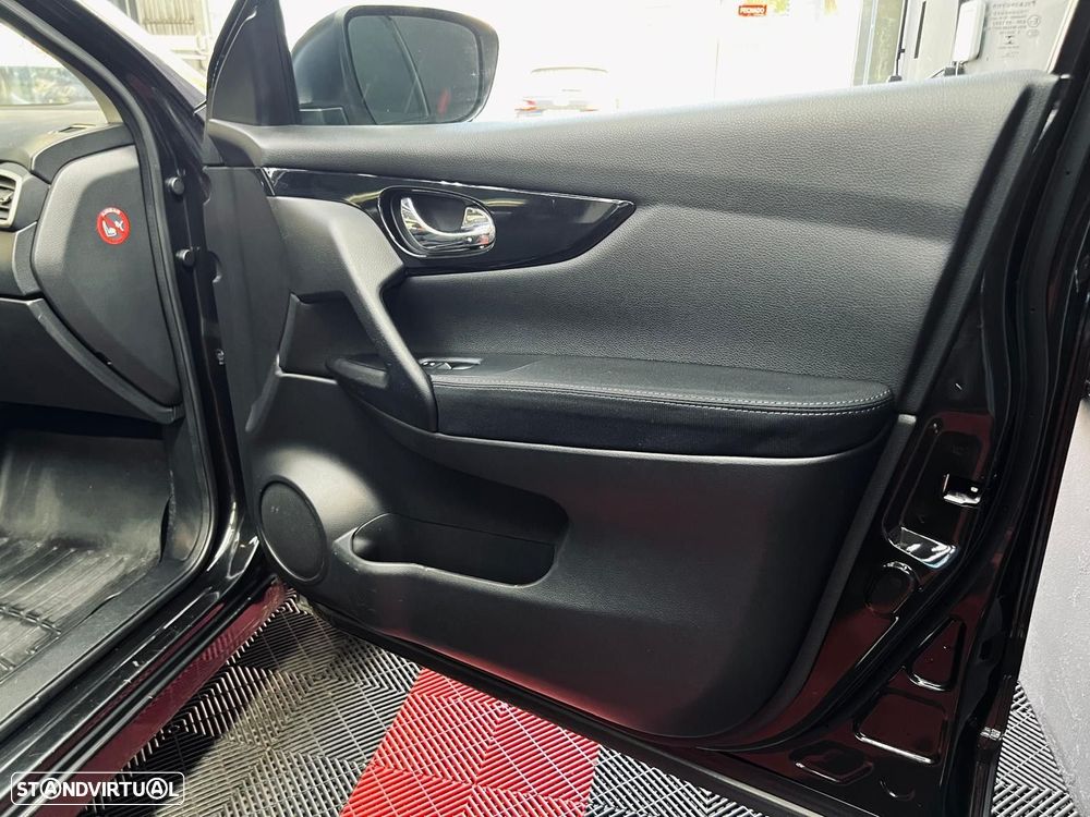 Nissan Qashqai 1.5 dCi N-Connecta 18 - 37