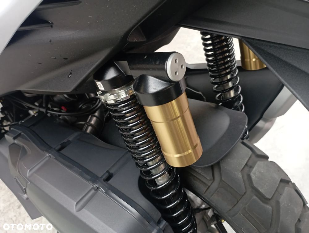 Aprilia SR - 16