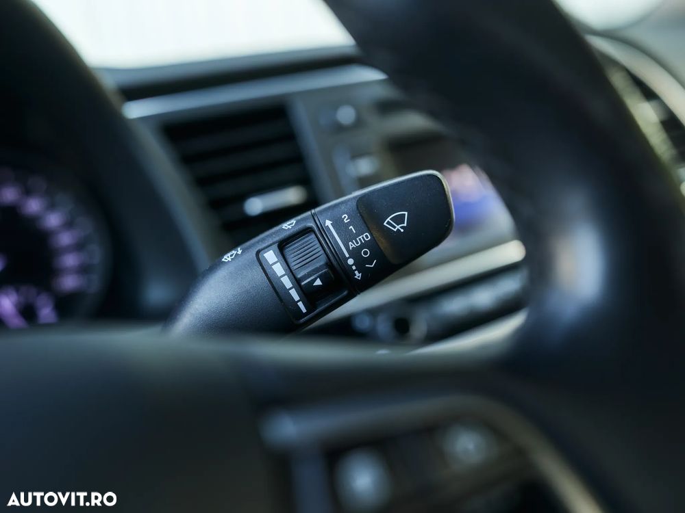 Hyundai Elantra - 22