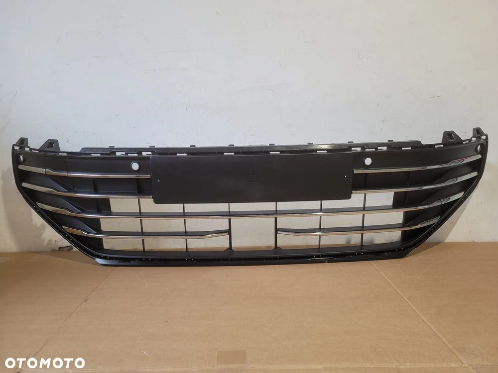 KRATKA ZDERZAKA ŚRODKOWA VW PASSAT B9 3J0853677K 3J0853677L - 1