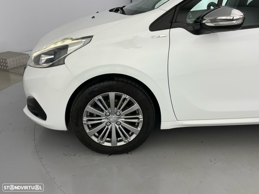 Peugeot 208 1.2 PureTech Style - 20