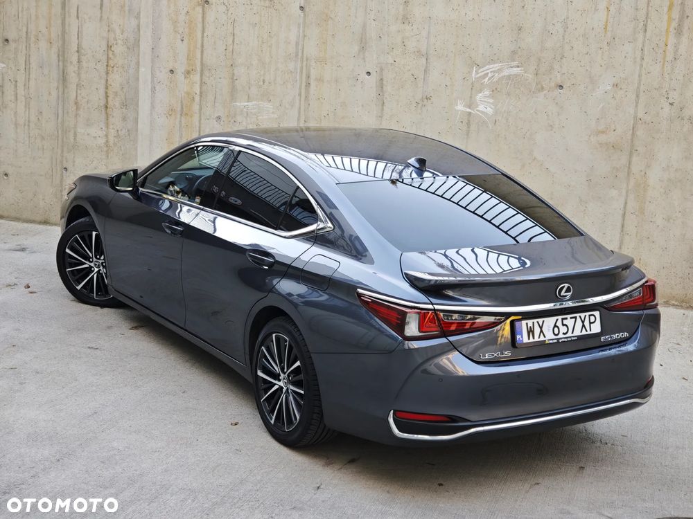 Lexus ES 300h Business Edition - 3