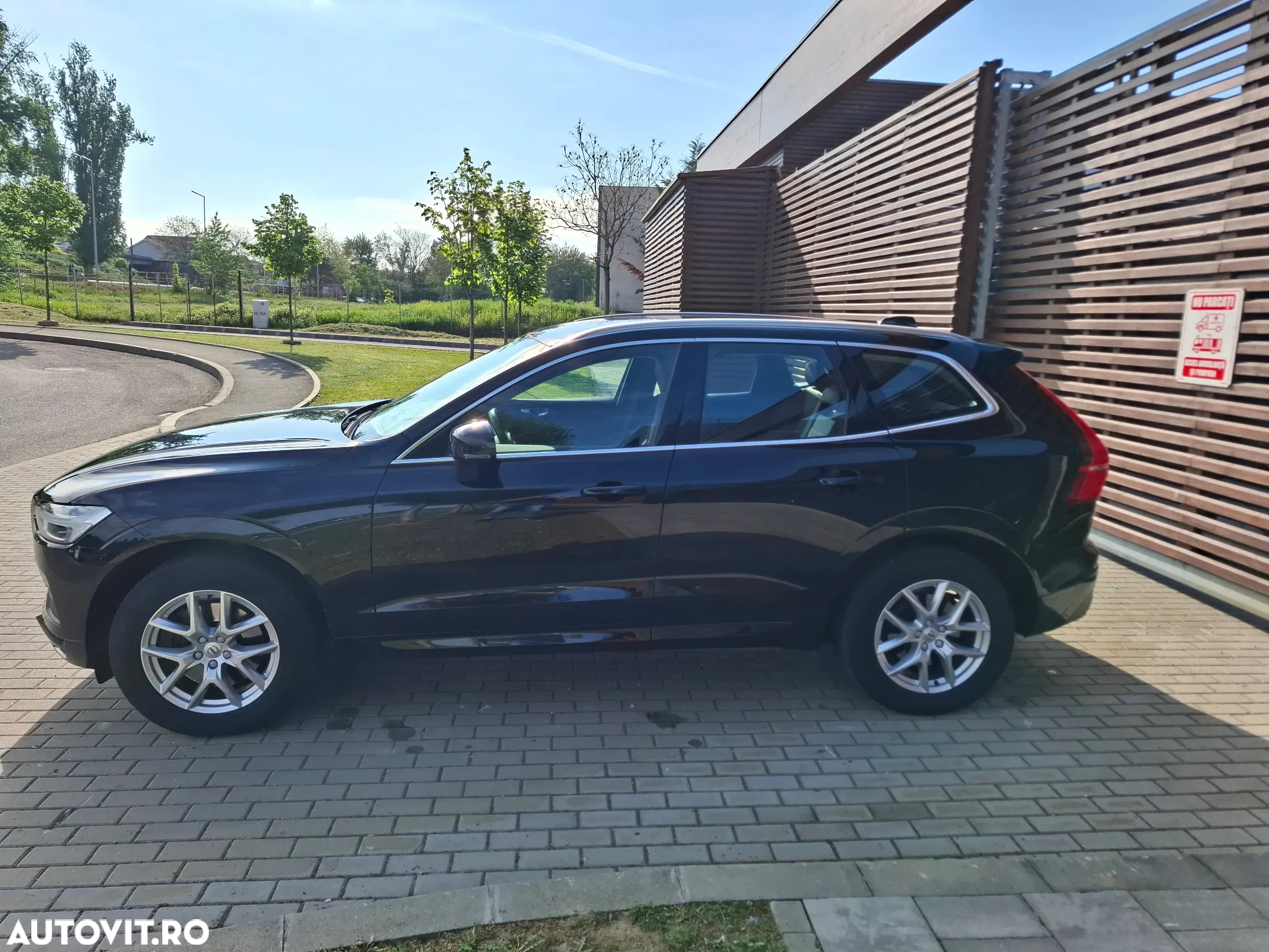 Volvo XC 60 B4 D AWD Geartronic Momentum Pro - 8
