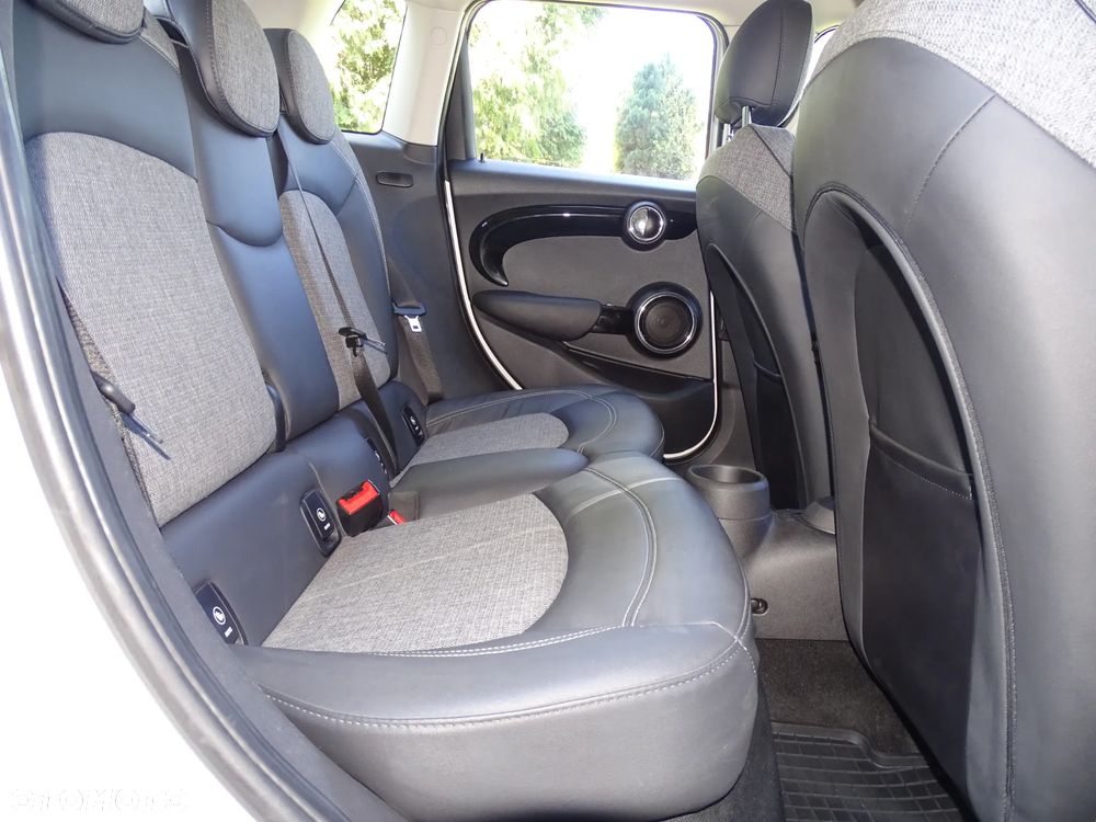 MINI Cooper Essential Trim - 14