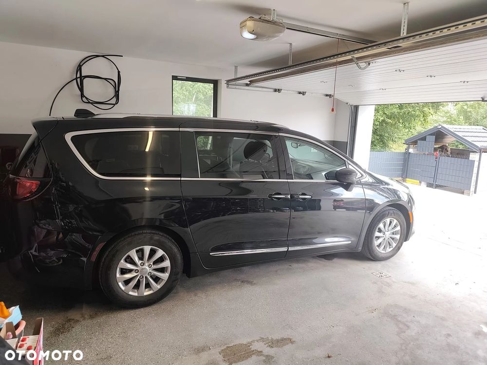 Chrysler Pacifica - 7