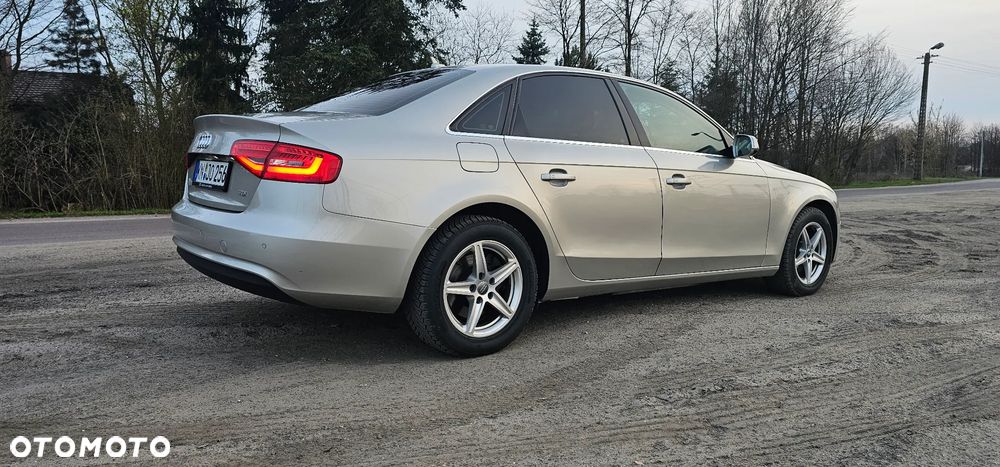 Audi A4 Limousine 2.0 TDI DPF multitronic Ambiente - 5