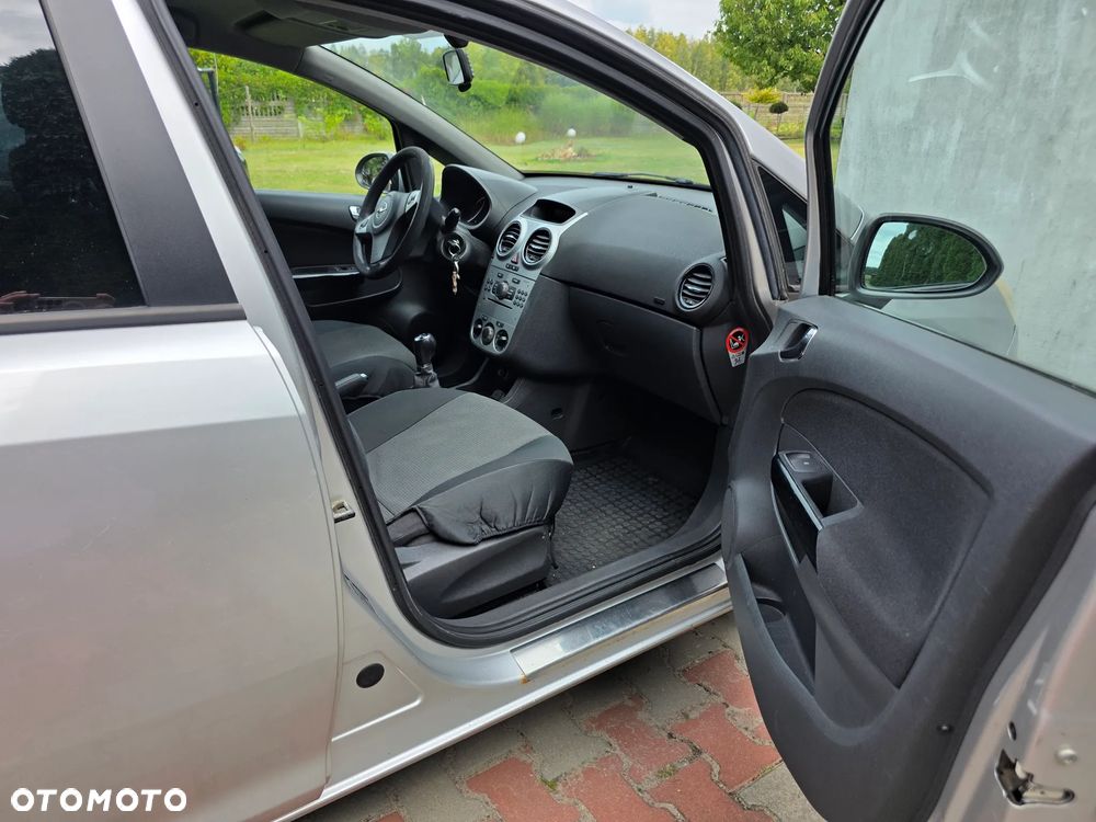 Opel Corsa - 16