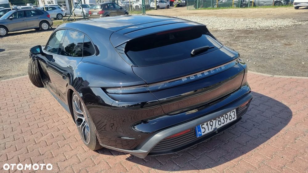 Porsche Taycan Performance Plus - 16