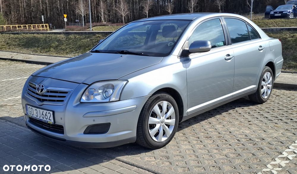 Toyota Avensis 2.0 D-4D Luna - 1