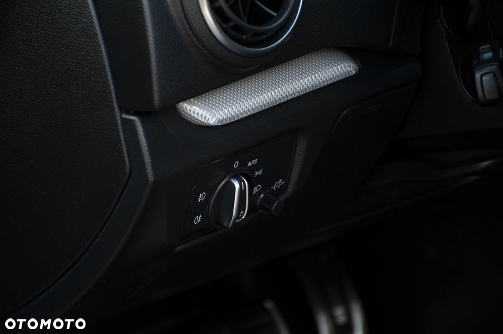 Audi A3 3-drzwiowe 1.8 TFSI S tronic Ambiente - 37