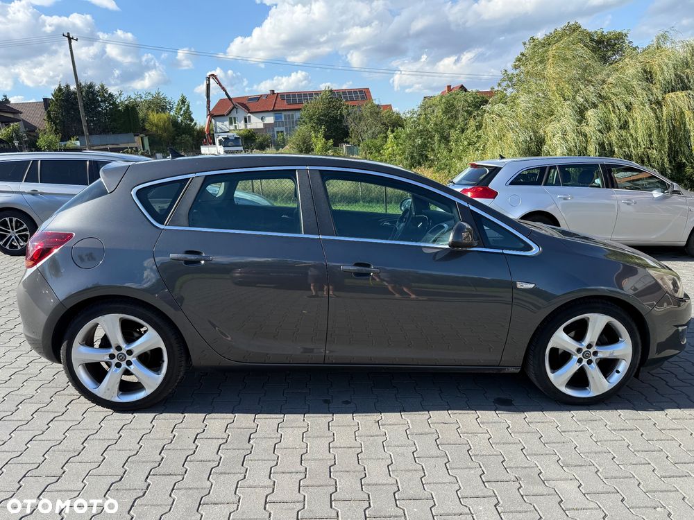 Opel Astra 1.6 Design Edition - 4