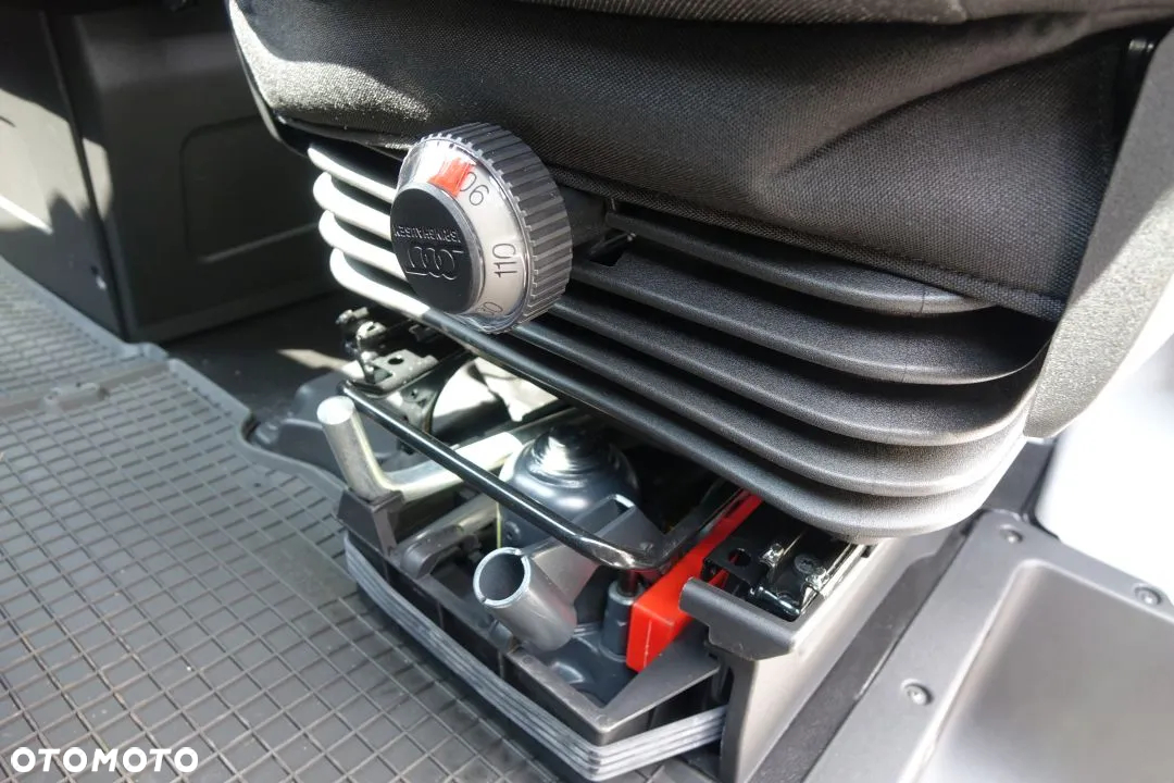 Iveco DAILY 35S16 / FURGON / BLASZAK / L4H2 / ROZSTAW OSI 410 CM /FAKTURA VAT 23% / NOWY !!! - 29