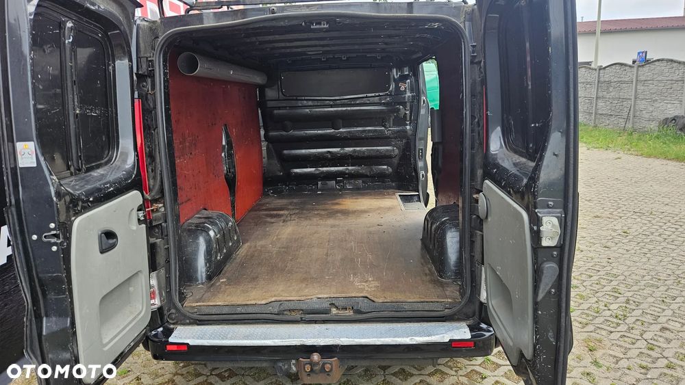 Opel Vivaro - 8