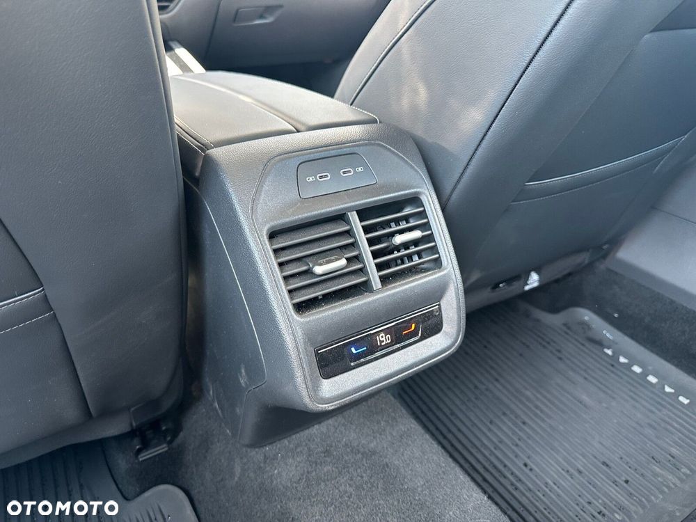 Volkswagen Passat - 28
