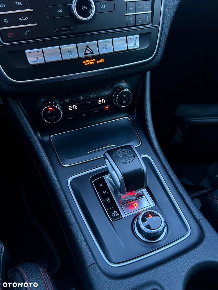 Mercedes-Benz GLA - 23
