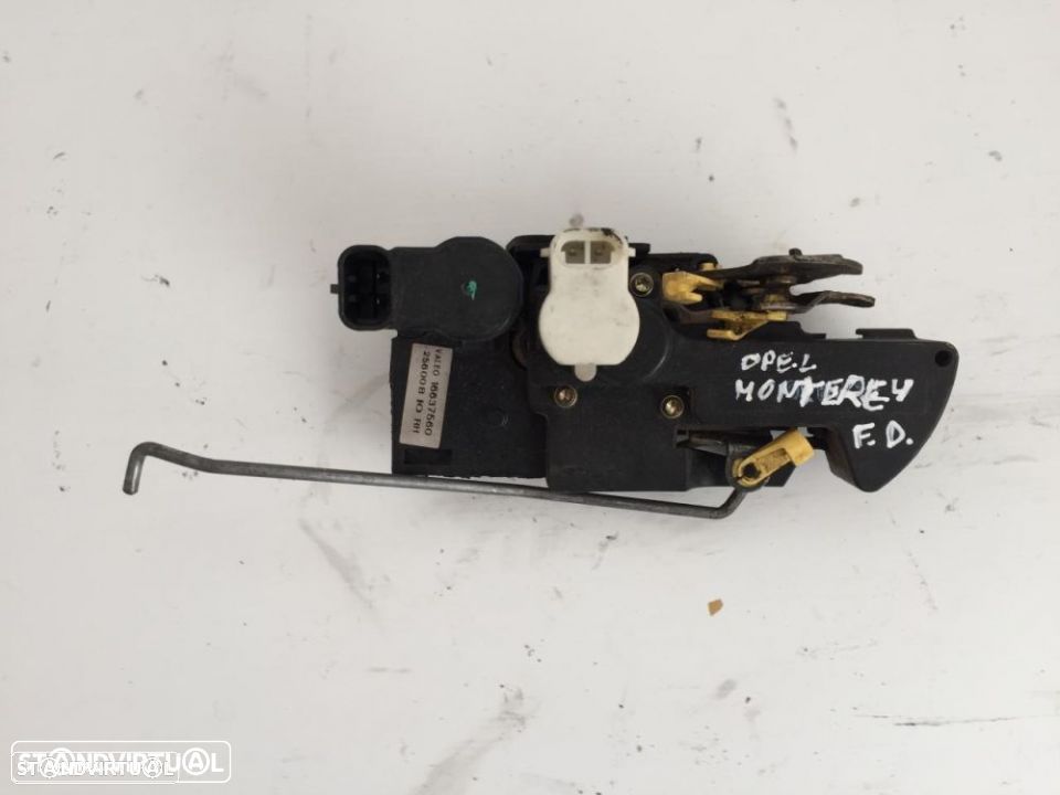 Fechadura porta frente direito opel monterey - 1