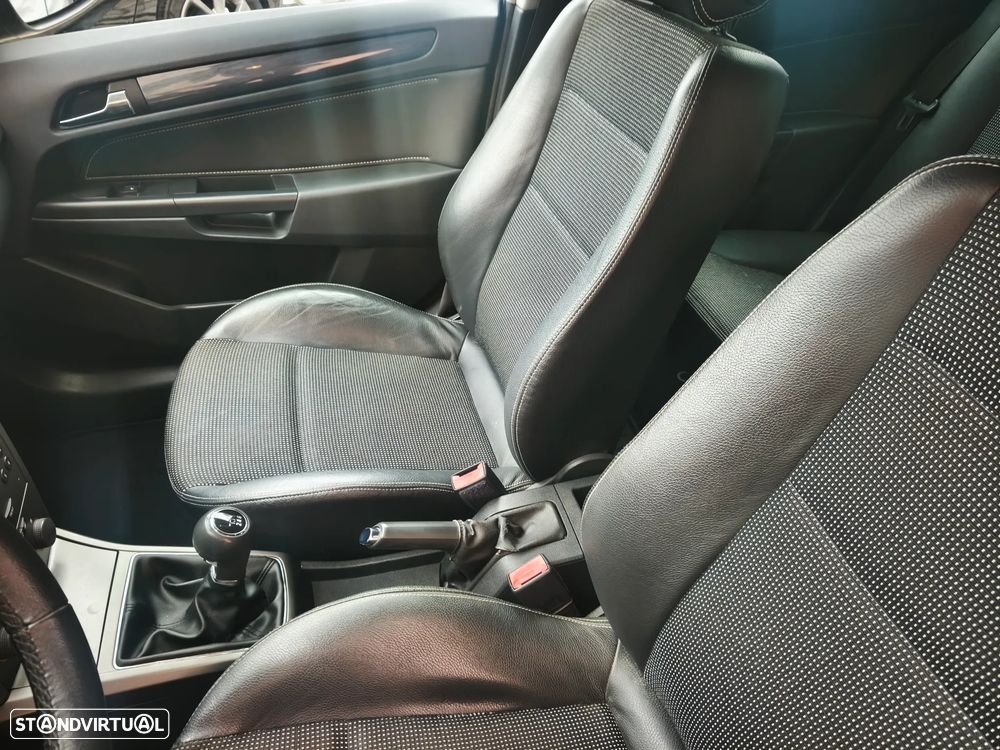 Opel Astra Caravan 1.9 CDTi Cosmo - 22