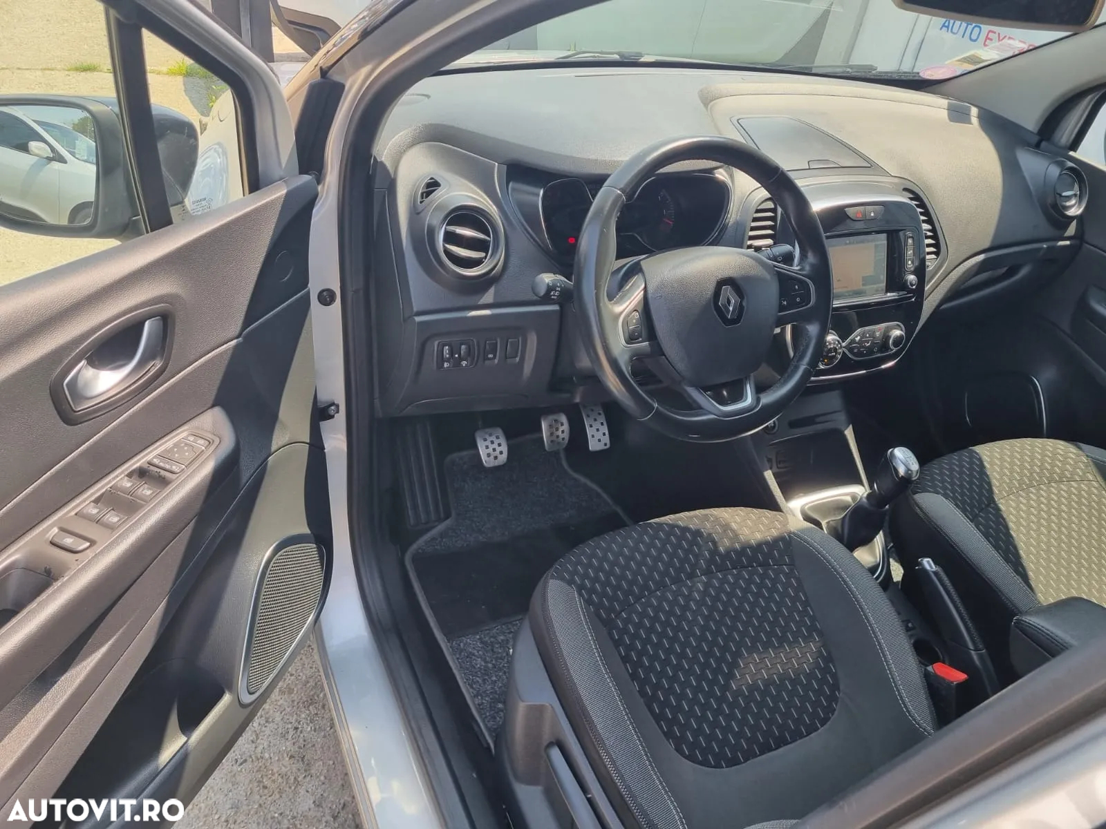 Renault Captur (ENERGY) TCe 90 INTENS - 9