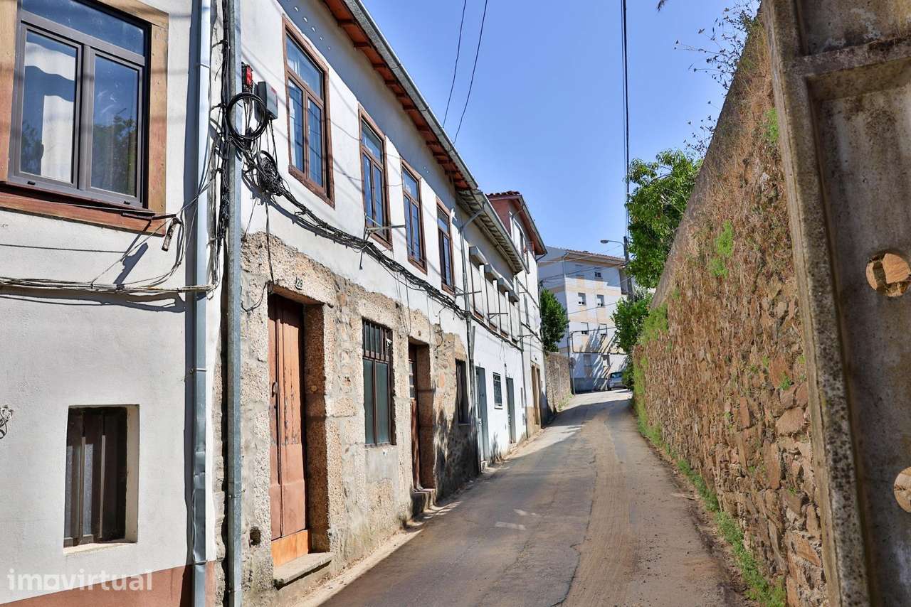 Oportunidade de Investimento na Covilhã - Casa para Renovar