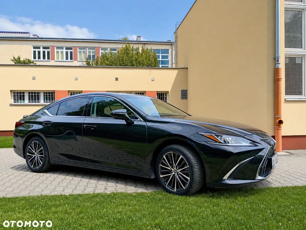 Lexus ES 300h Business Edition - 1