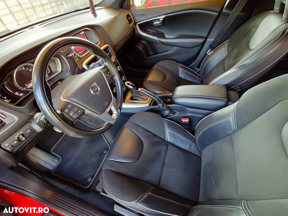 Volvo V40 T3 Geartronic RDesign - 11