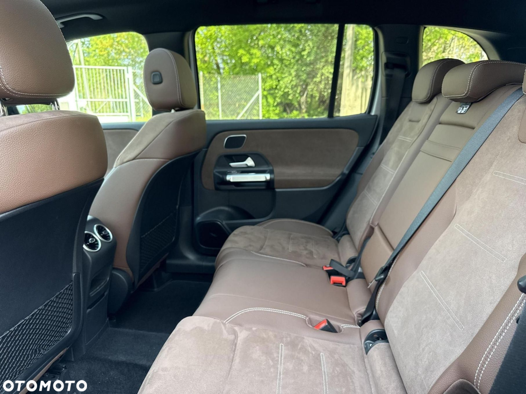 Mercedes-Benz GLB - 13