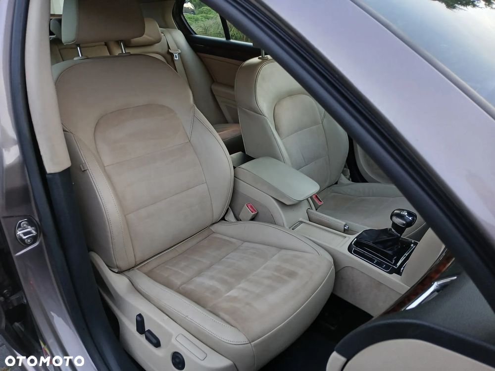 Skoda Superb 2.0 TDI DSG Exclusive - 21