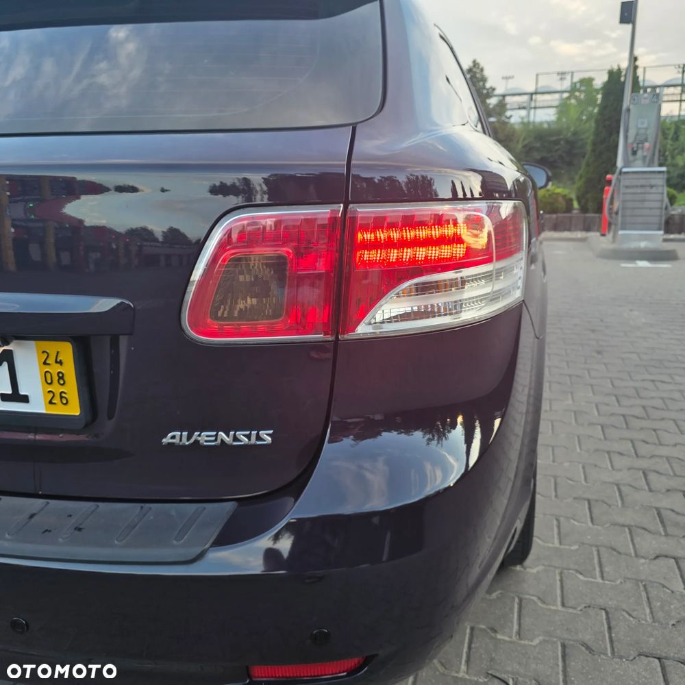 Toyota Avensis 1.8 Executive - 11