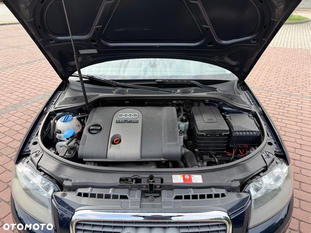 Audi A3 Sportback 1.6 FSI Ambiente - 24