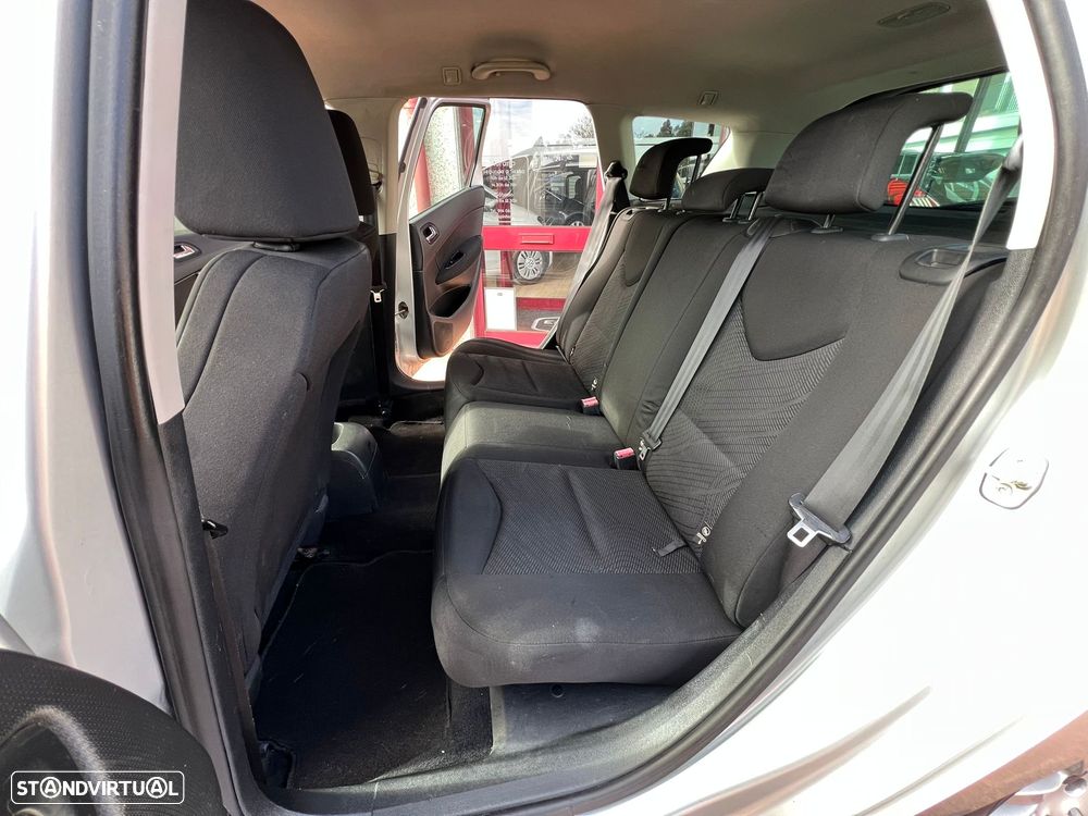 Peugeot 308 SW 1.6 HDi SE Navteq CVM6 - 6