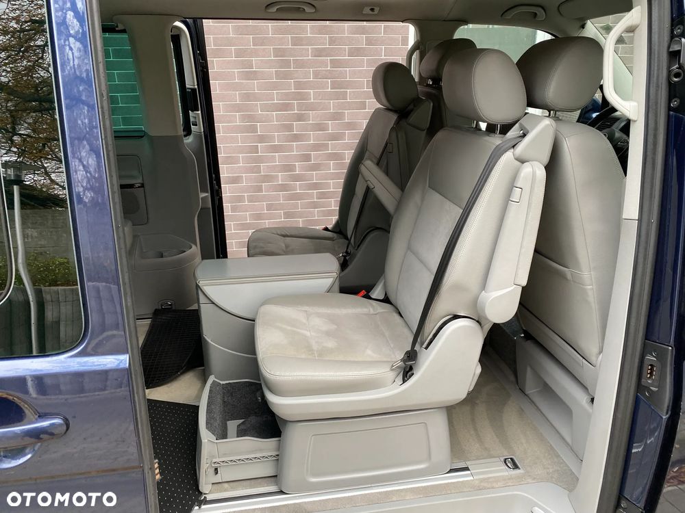 Volkswagen Multivan - 30