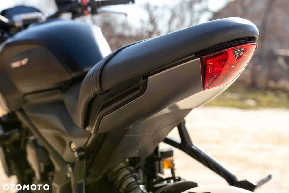 Triumph Trident - 35