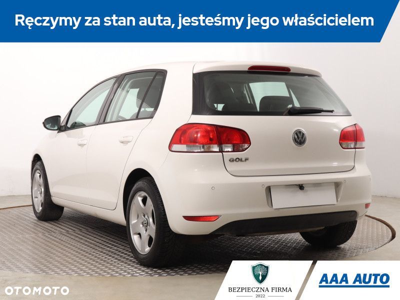 Volkswagen Golf - 6