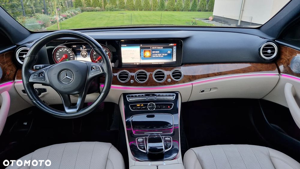 Mercedes-Benz Klasa E 300 9G-TRONIC AMG Line - 29